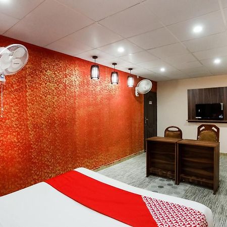Oyo 72993 Hotel The Gold ファリーダーバード エクステリア 写真