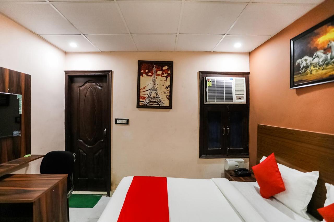 Oyo 72993 Hotel The Gold ファリーダーバード エクステリア 写真