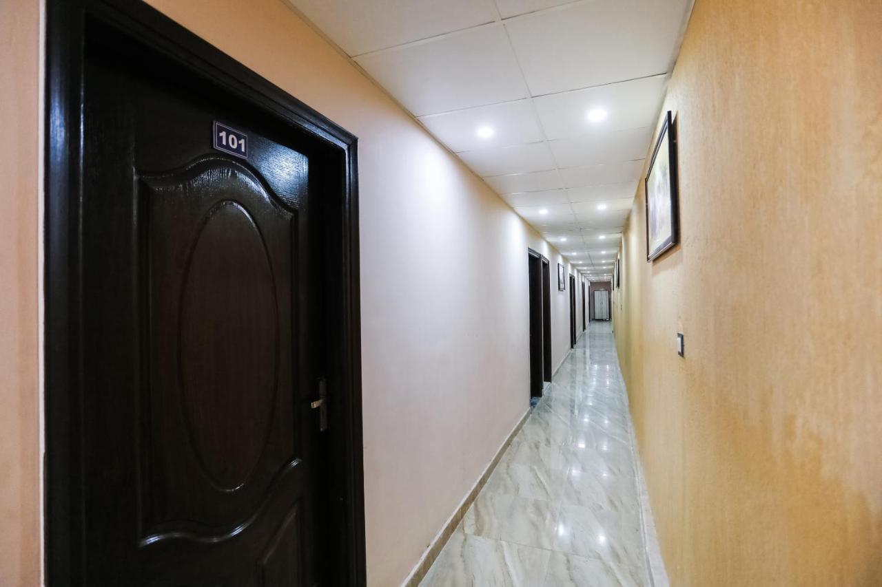 Oyo 72993 Hotel The Gold ファリーダーバード エクステリア 写真